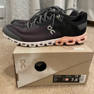 Cloudflow WIDE ON CLOUD sneaker